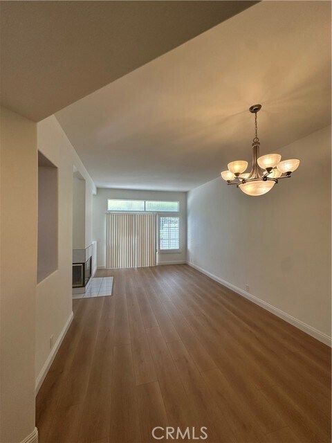 Foto del edificio - 2124 Camellia Ln