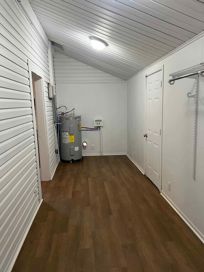 Foto del edificio - 855 College St