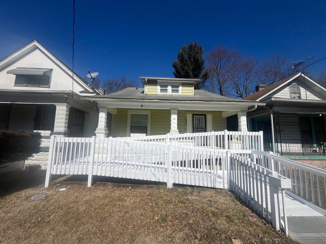 Primary Photo - Gorgeous Fully Renovated 3 Bedroom House!