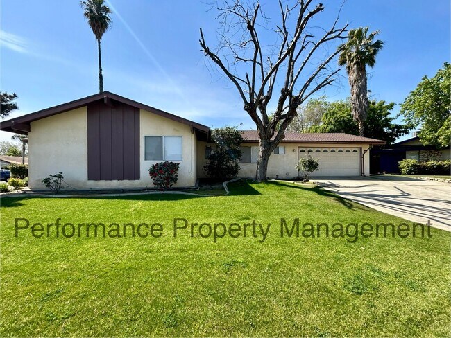 Building Photo - Spacious 3 Bed/2 Bath SW Bakersfield Home ...