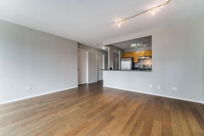 Building Photo - 30 E Huron St