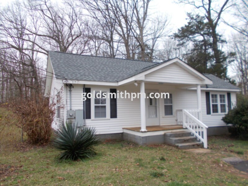 Primary Photo - 295 Old Hunts Bridge Rd