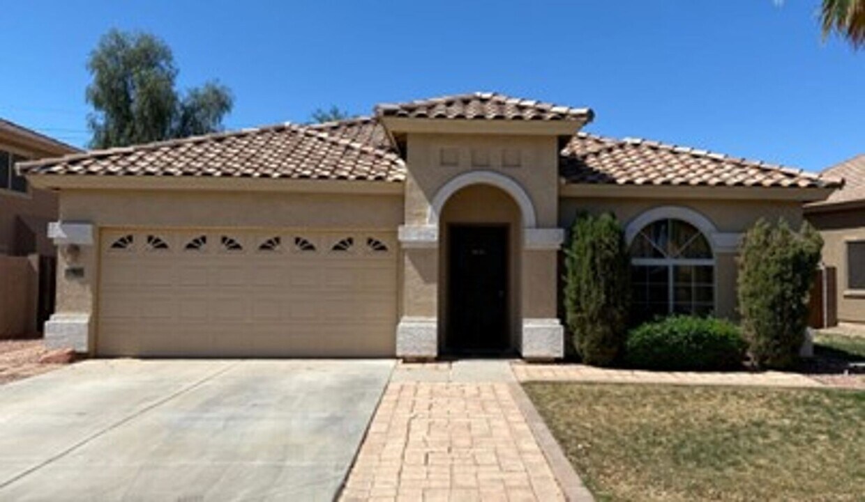 Foto principal - 3 Bedroom, 2 Bath, SECTION 8 ACCEPTED!