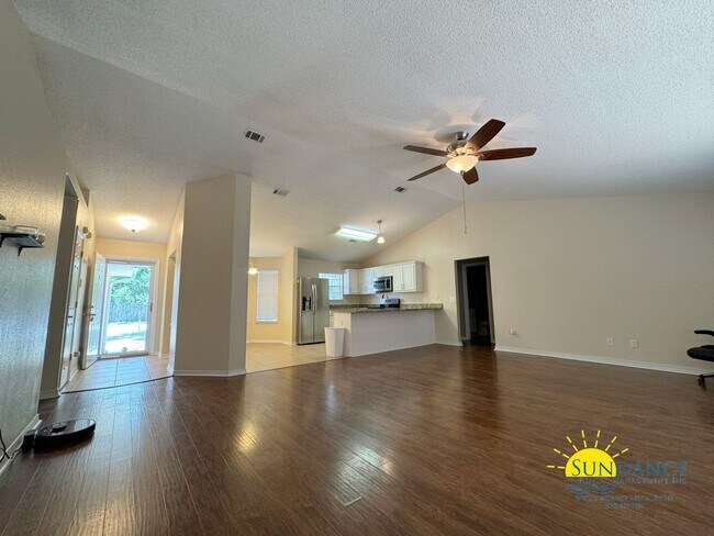 Foto del edificio - Beautiful 3 Bedroom Home in Crestview