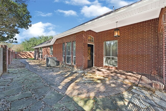 Foto del edificio - 6403 Parkriver Crossing