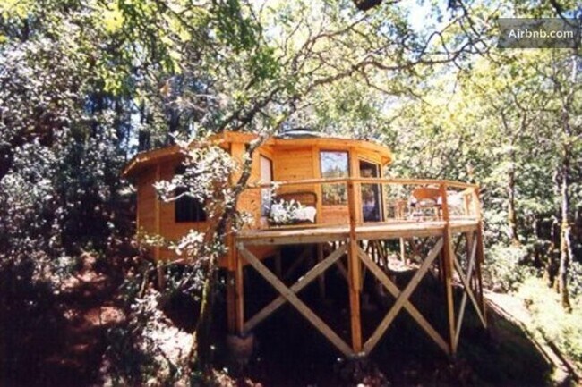 Building Photo - 1557 Los Alamos Rd
