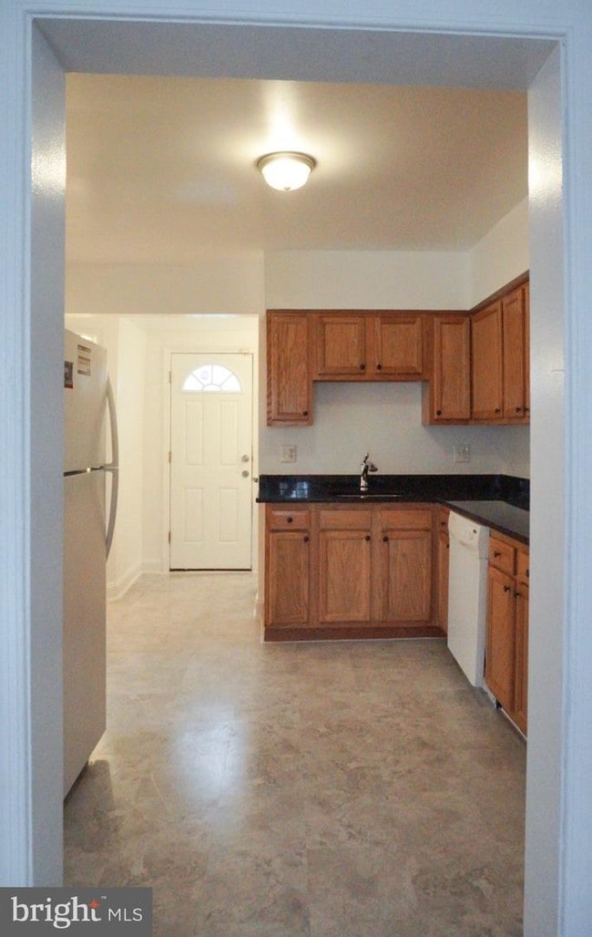 Building Photo - 313 56th St NE