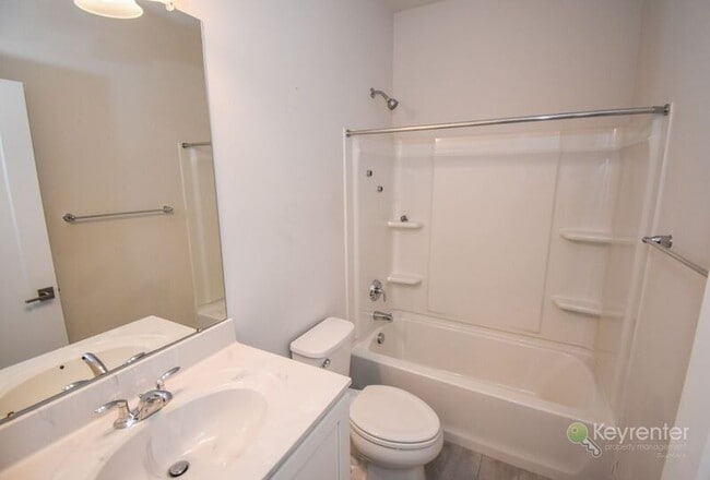 Building Photo - 32 Jessop Ln