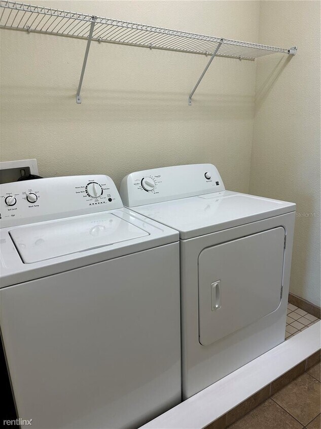 Foto del edificio - 3 br, 2.5 bath House - 15740 Avenue of the...