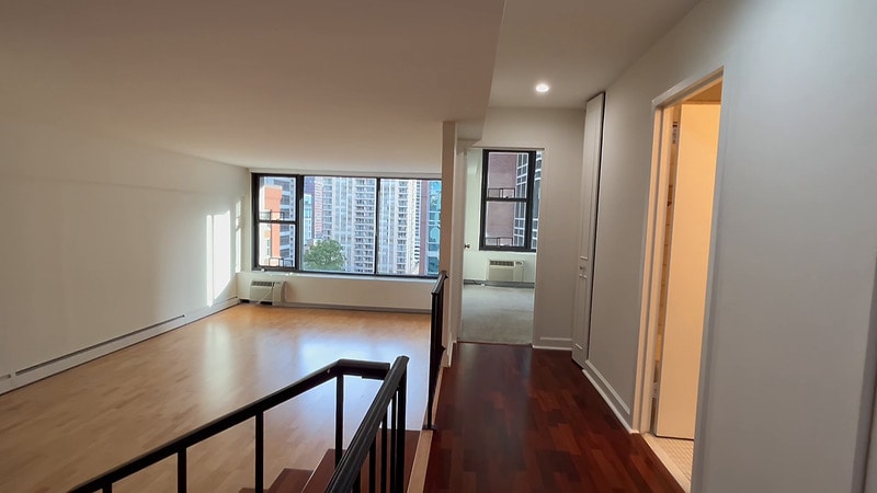 Foto principal - 833 N Dearborn St