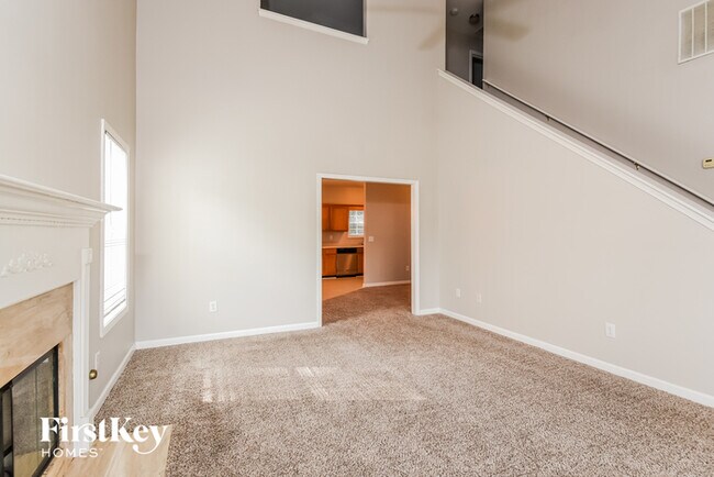 Foto del edificio - 135 Lexington Parke Dr