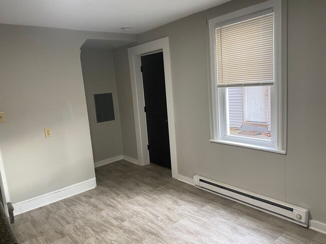 Foto del edificio - 430 S Queen St