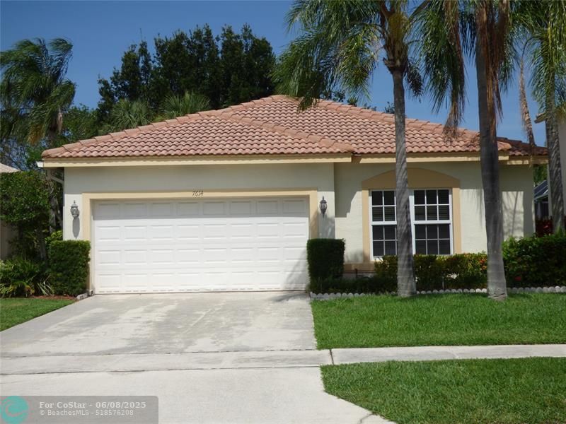 Foto principal - 7614 Colony Lake Dr