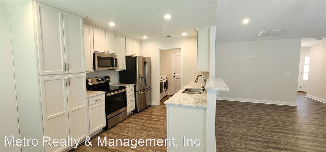 Primary Photo - 3 br, 2 bath House - 9005 Raintree Drive