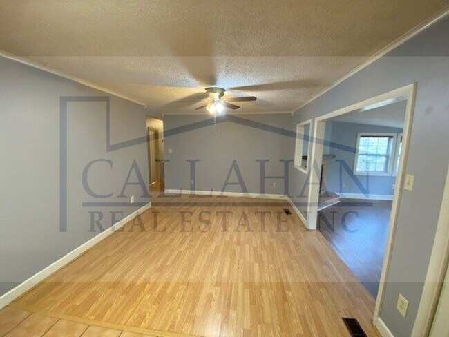 Building Photo - Sherwood 4 Bedroom Home