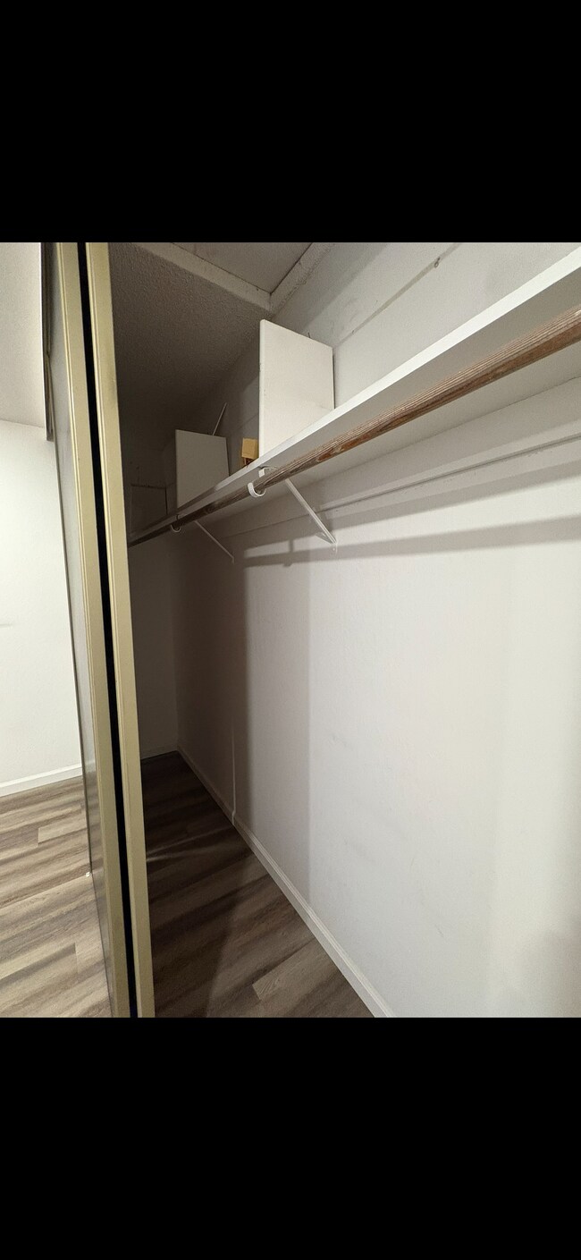 Master closet - 303 Roundtree Ct