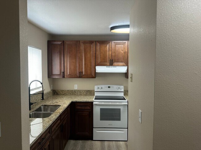 Foto del edificio - 135 Jones Ln