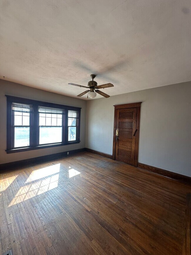 Foto del edificio - 98 Inwood Pl