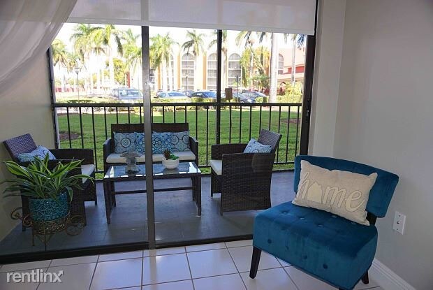 Foto del edificio - 1 br, 1 bath Apartment - 19477 NE 10th Ave 1/