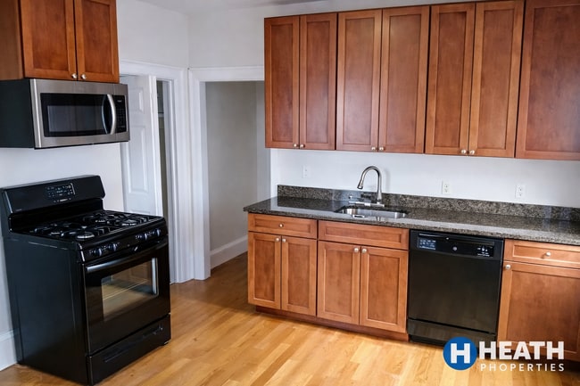 Building Photo - 6 Bowdoin Park