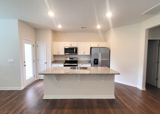 Foto del edificio - New Three Bedroom Townhouse in Greer SC!