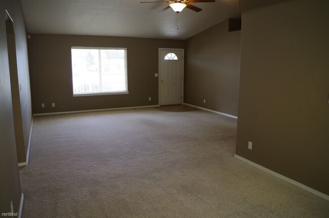 Building Photo - 3 br, 2 bath House - 9260 N. Castle Way