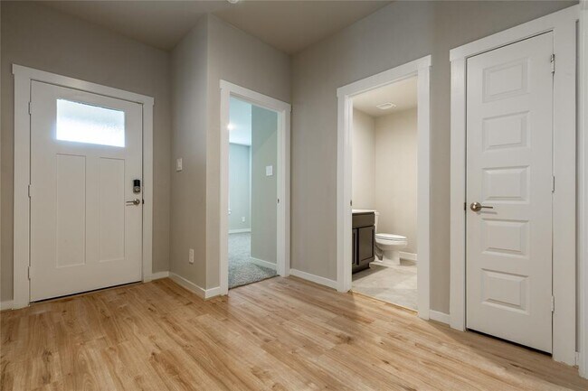 Foto del edificio - 7730 Rainham Valley Ln