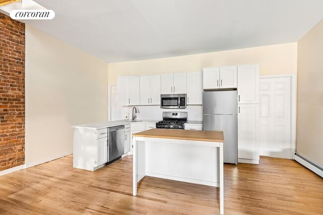 Building Photo - 384 13th St