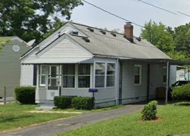 Photo - Cozy 2Bdm 1 Ba home in the South end of Louisville! 1015 Camden Ave, Louisville, KY 40215