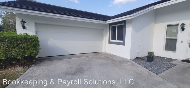 Foto del edificio - 3 br, 2 bath House - 5750 W. WATERFORD DRIVE