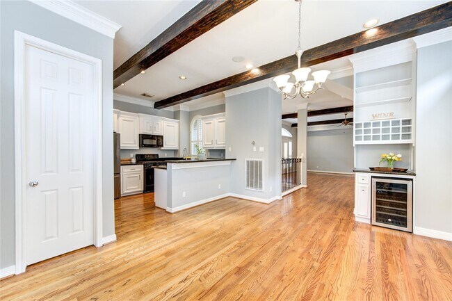 Foto del edificio - 3307 W Lamar St