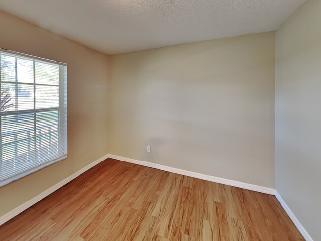 Building Photo - 4248 Kingsfield Dr