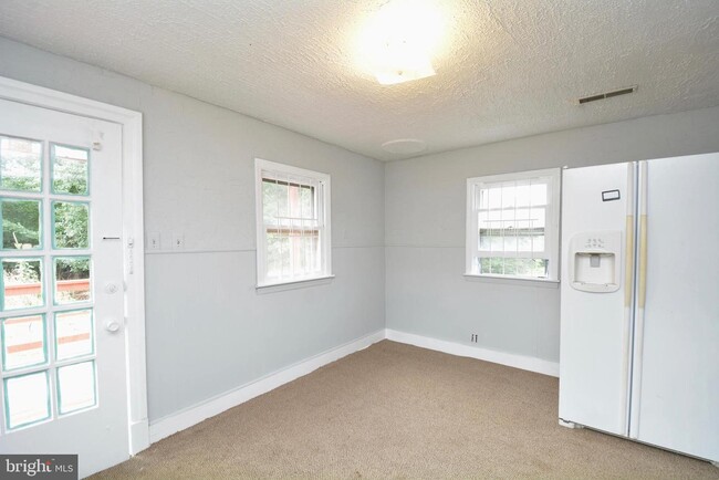 Building Photo - 5544 Waterloo Rd