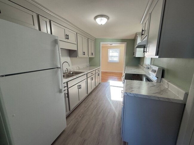 Foto del edificio - Charming 3 bedroom brick House