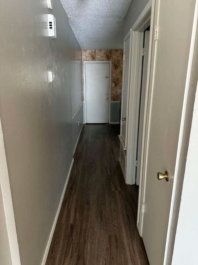 Building Photo - 3735 Kriss Dr