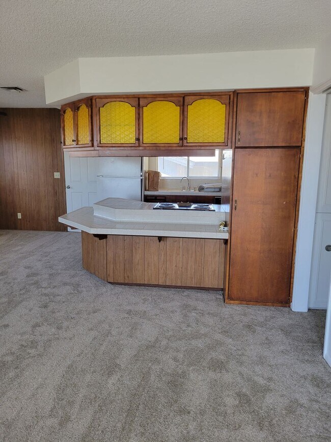 Building Photo - Unfurnished Long Term