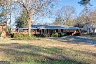 Building Photo - 909 Rosedale Dr