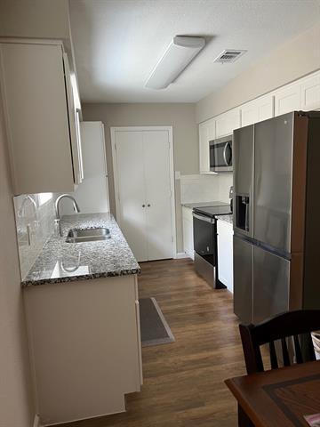 Building Photo - 7804 Pebblebrook Dr