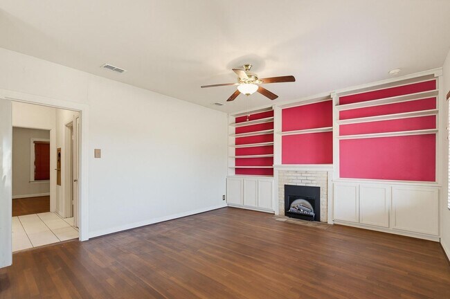 Building Photo - 2717 S 11th St
