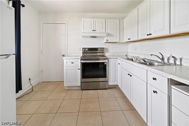 Foto del edificio - 5078 Amber Ln