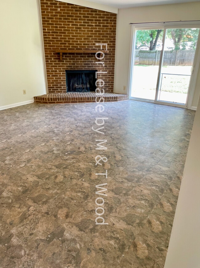 Family Room - 12917 Idlewild Rd
