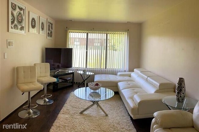 Building Photo - 1 br, 1 bath  - 4937 E 10 Mile Rd # 33-4
