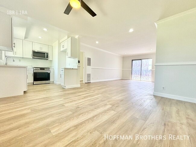 Building Photo - 6337 Whitsett Ave