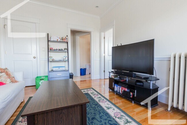 Foto del edificio - Spacious Allston 3 Bed