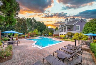 Building Photo - MAA South Park