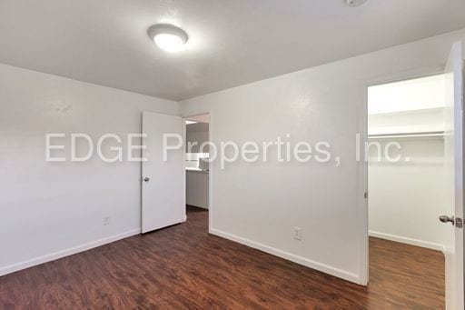 Building Photo - 132 W Ida Ave