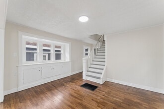 Building Photo - 1049 Calvin St
