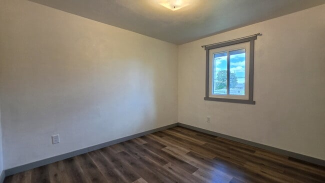 Building Photo - Cozy 1 bedroom lower unit in Appleton
