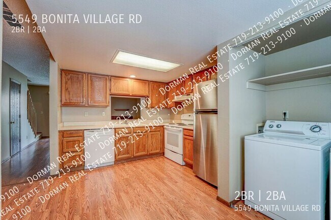Foto del edificio - 5549 Bonita Village Rd