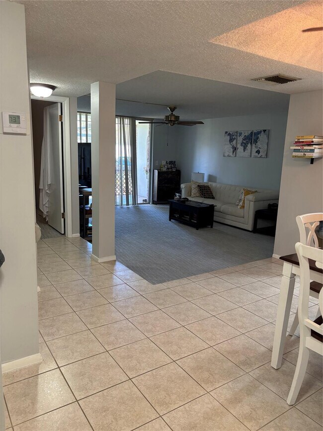 Foto del edificio - 3650 Inverrary Dr